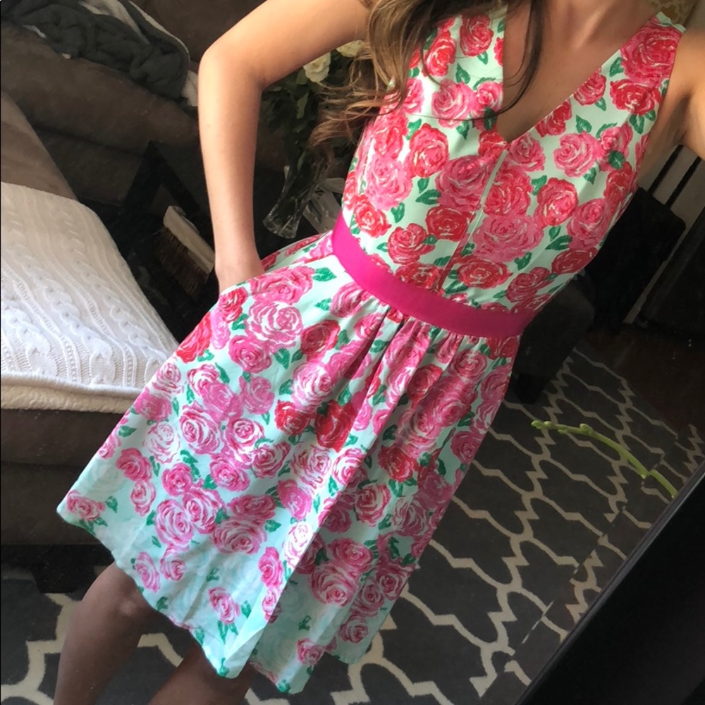 Vineyard vines “Run for the Roses” Dress